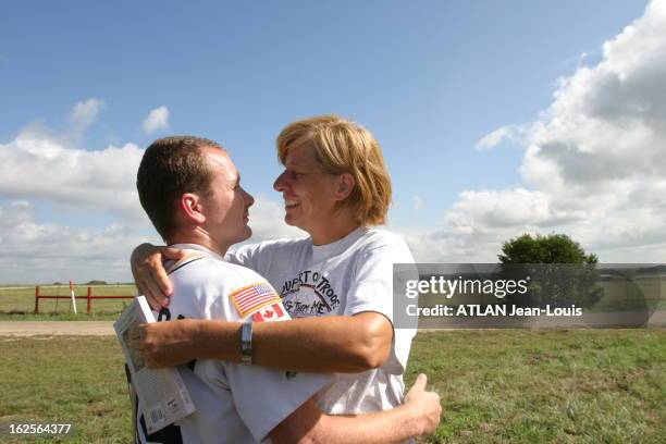 Cindy Sheehan, Mother Courage, Defies President Bush After The Death Of Her Son Casey In Iraq In 2004. Cindy SHEEHAN, une mère dont le fils, Casey, a...