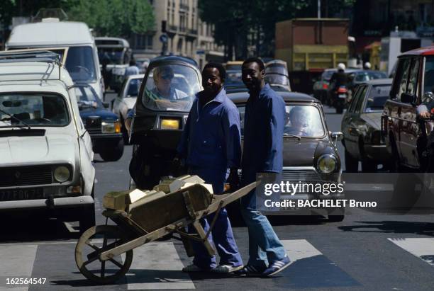 The Winners Of The Super Jackpot Of The 10Th Anniversary Of The Loto. Paris - 26 Mai 1986 - Lors du 10 ème anniversaire du Loto, les gagnants de la...