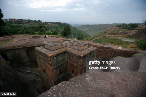 In The Footsteps Of The Queen Of Sheba. L'écrivain Marek HALTER est parti en Ethiopie à la recherche des vestiges du royaume mythique de l'amoureuse...