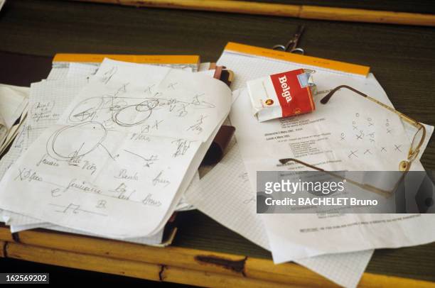 Raymond Goethals, Coach Of The Olympic Marseille. Les papiers, les notes, les lunettes et un paquet de cigarettes appartenant à Raymond GOETHALS...