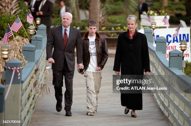 American Presidential Elections Of November 2000 Election Campaign Of John Mac Cain. Aux Etats-Unis, en Caroline du Sud, en février 2000, à...