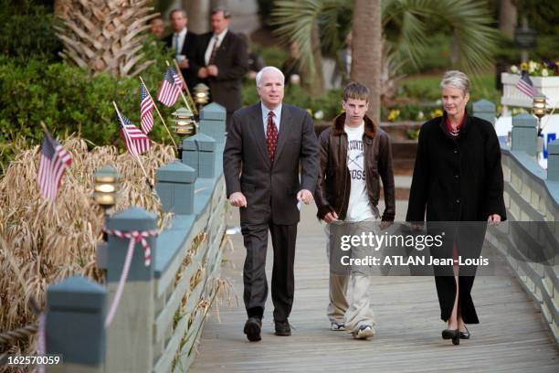 American Presidential Elections Of November 2000 Election Campaign Of John Mac Cain. Aux Etats-Unis, en Caroline du Sud, en février 2000, à...