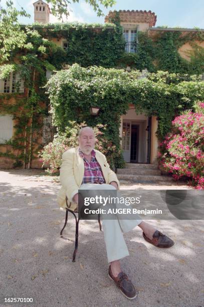 Close-Up Of Bernard Buffet In His Estate Of La Baume In Tourtour. Tourtour - 12 juillet 1998 - Portrait du peintre Bernard BUFFET dans son domaine de...