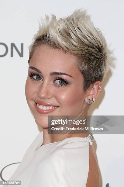 895 Miley Cyrus Short Hair Photos and Premium High Res Pictures - Getty  Images