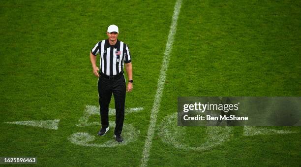 Luke Rees Referee 13,977 American Football Referee Stock Photos, High-Res Pictures, and ...