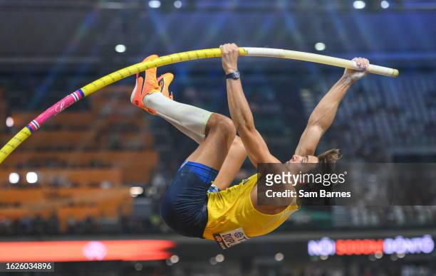 Budapest , Hungary - 26 August 2023; Armand Duplantis of Sweden competes in the men's pole vault final during day eight of the World Athletics...