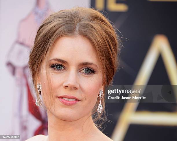 Actress Amy Adams arrives at the Oscars at Hollywood & Highland Center on February 24, 2013 in Hollywood, California.