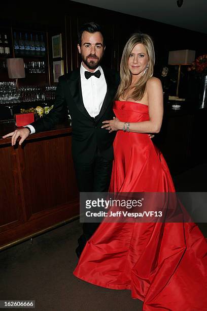 Actors Justin Theroux and Jennifer Aniston attend the 2013 Vanity Fair Oscar Party hosted by Graydon Carter at Sunset Tower on February 24, 2013 in...