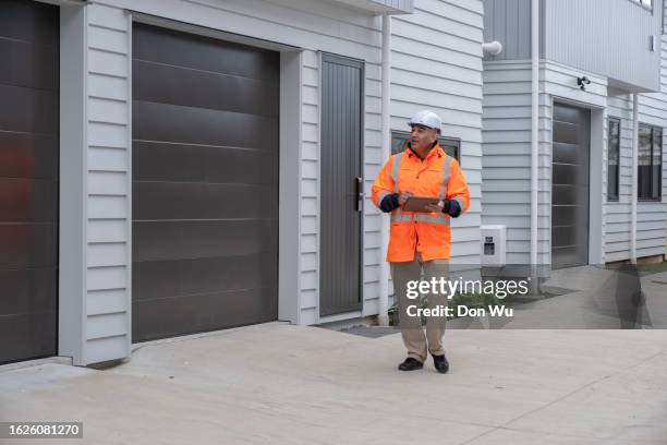 building inspector site visit - construction site visit stock pictures, royalty-free photos & images