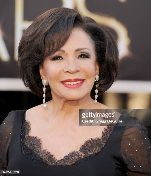 Singer Dame Shirley Bassey arrives at the Oscars at Hollywood & Highland Center on February 24, 2013 in Hollywood, California.