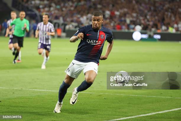 Kylian Mbappe of PSG during the Ligue 1 Uber Eats match between Toulouse FC and Paris Saint-Germain at Stadium de Toulouse on August 19, 2023 in...