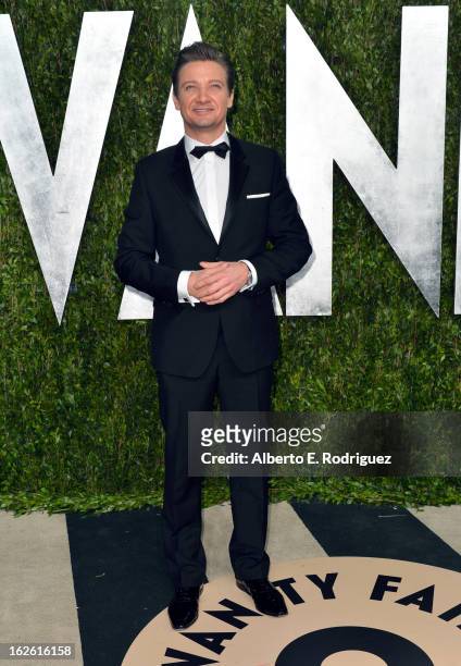 Actor Jeremy Renner arrives at the 2013 Vanity Fair Oscar Party hosted by Graydon Carter at Sunset Tower on February 24, 2013 in West Hollywood,...