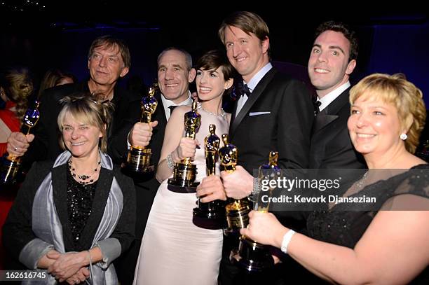 Director Tom Hooper , Actress Anne Hathaway , winner of the Best Supporting Actress, Sound engineers Andy Nelson , Simon Hayes and Mark Paterson ,...