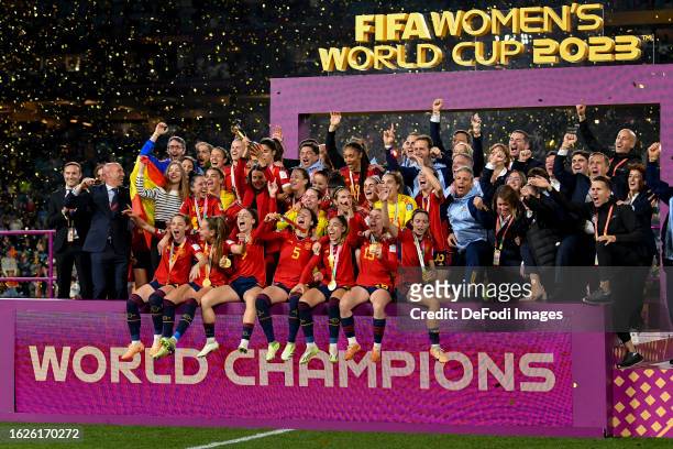 The players of the spanisch womens national team celebrate with their staff on stage after winning the FIFA Women's World Cup Australia & New Zealand...