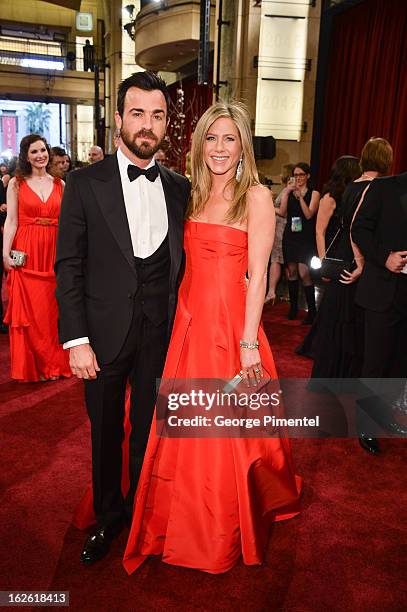 Writer/Actor Justin Theroux and Actress Jennifer Aniston arrive at the Oscars at Hollywood & Highland Center on February 24, 2013 in Hollywood,...