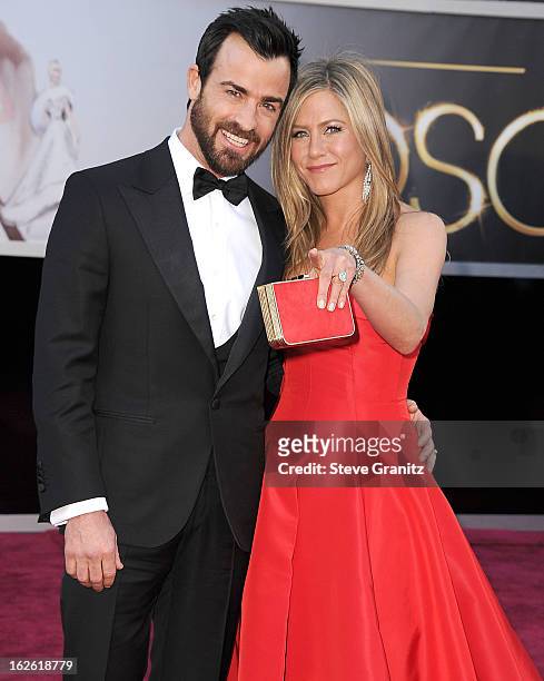 Justin Theroux and Jennifer Aniston arrives at the 85th Annual Academy Awards at Dolby Theatre on February 24, 2013 in Hollywood, California.