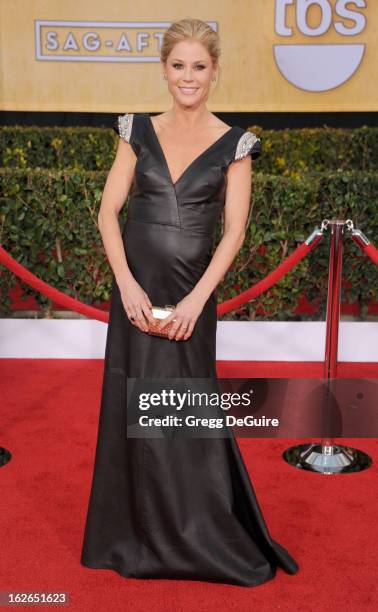 Actress Julie Bowen arrives at the 19th Annual Screen Actors Guild Awards at The Shrine Auditorium on January 27, 2013 in Los Angeles, California.