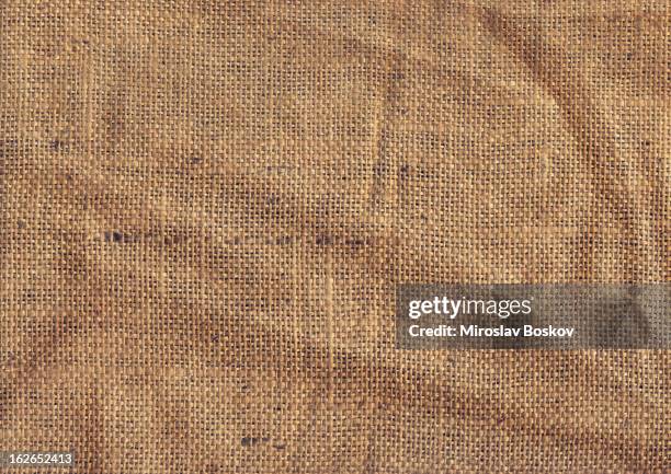 alta resolución de edad del yute grano grueso arrugado, textura de lona - saco de arpillera fotografías e imágenes de stock