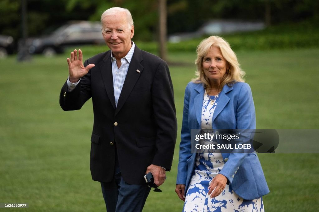TOPSHOT-US-POLITICS-BIDEN-RETURN