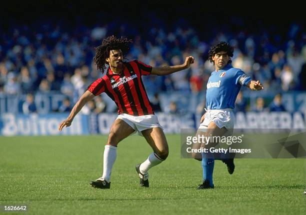 Ruud Gullit of AC Milan and Diego Maradona in action during the Italian Serie A in Napoli, Italy. Milan won the match 3-2. \ Mandatory Credit:...