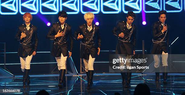 Mnet Rapper 161 Mnet Studio Stock Photos, High-Res Pictures, and Images - Getty Images