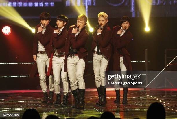 Mnet Rapper 161 Mnet Studio Stock Photos, High-Res Pictures, and Images - Getty Images