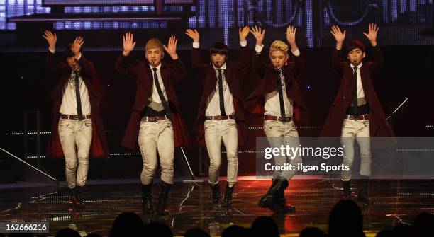 Mnet Rapper 161 Mnet Studio Stock Photos, High-Res Pictures, and Images - Getty Images