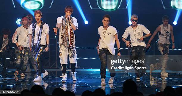 Mnet Rapper 161 Mnet Studio Stock Photos, High-Res Pictures, and Images - Getty Images