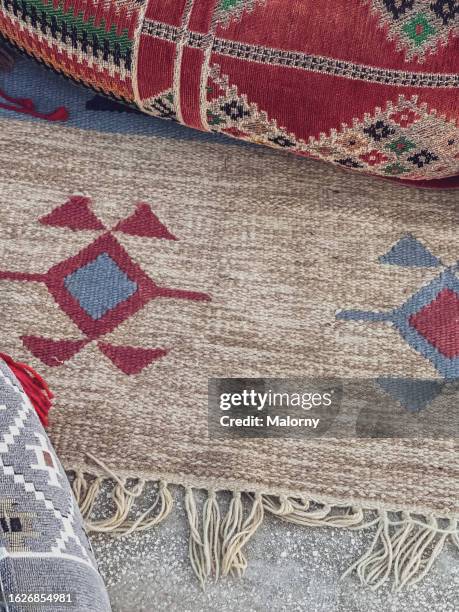 Arabin Rug 690 Arabian Rugs Stock Photos, High-Res Pictures, and Images - Getty Images