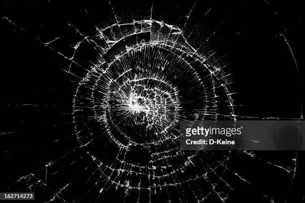 zerbrochenes glas - glass shatter stock-fotos und bilder