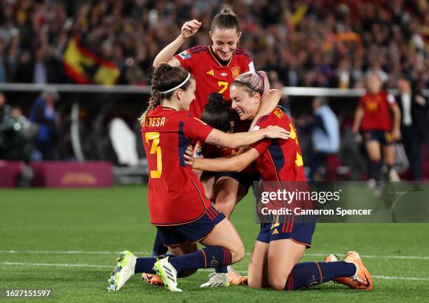 Teresa Abelleira, Ona Batlle, Oihane Hernandez and Alexia Putellas of Spain celebrate after the team's victory in the FIFA Women's World Cup...