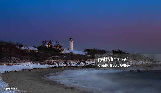 nobska with snow - cape cod photos et images de collection