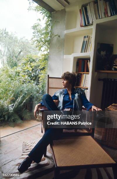 Jane Fonda At Home In The Countryside. Jane FONDA chez elle dans sa propriété à la campagne , proche de Houdan et à 80 kilomètres de Paris : le...