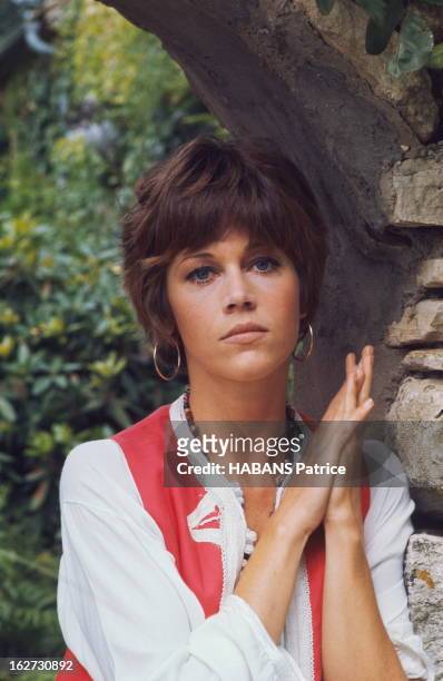 Jane Fonda At Home In The Countryside. Jane FONDA chez elle dans sa propriété à la campagne , proche de Houdan et à 80 kilomètres de Paris : portrait...