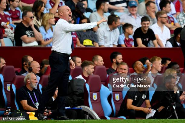 Sean Dyche, Manager of Everton, reacts during the Premier League match between Aston Villa and Everton FC at Villa Park on August 20, 2023 in...