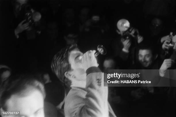 Brigitte Bardot And Jacques Charrier: The Birth Of Their Son Nicolas. Jacques CHARRIER fête la naissance de son fils Nicolas et reçoit les...