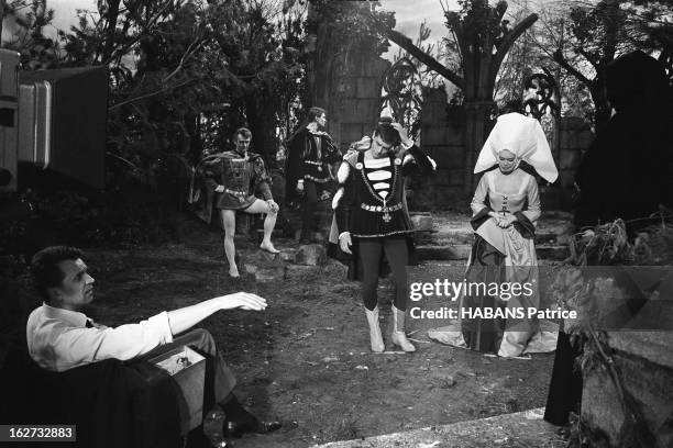 Shooting Of The Film ' Les Amours Celebres' By Michel Boisrond. Tournage du film 'Les amours célèbres' de Michel BOISROND, ici le sketch 'Agnès...