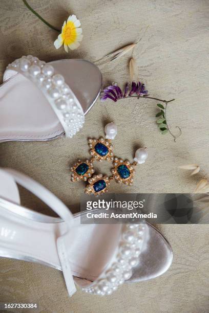 bridal shoes and jewelry - wedding preparation stock pictures, royalty-free photos & images