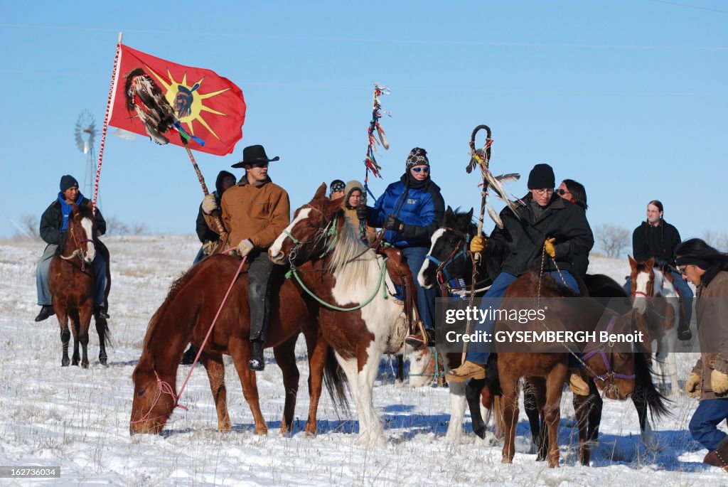 American Indian : The Sioux Commemorate Wounded Knee Massacre