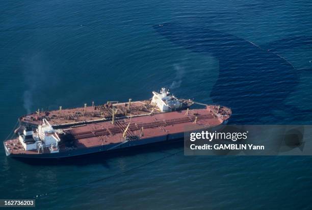 Black Tide Caused By Exxon Valdez In Alaska. Etats-Unis, Alaska, 27 mars 1989, le pétrolier Exxon Valdez Wilmington Del s'échoue à l'approche du...