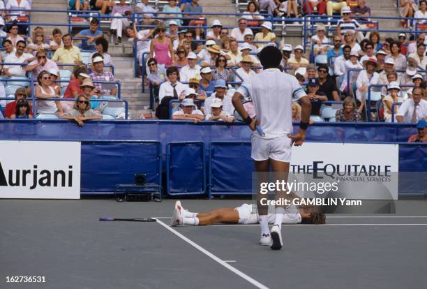 Yannick Noah And Henri Leconte Lose The Final Men Double. Etats-Unis, New-York, 7 septembre 1985, depuis 1978, le parc de Flushing Meadows accueille...