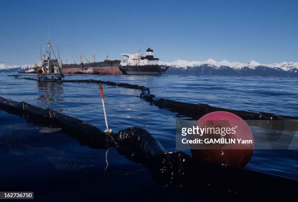 Black Tide Caused By Exxon Valdez In Alaska. Etats-Unis, Alaska, 27 mars 1989, le pétrolier Exxon Valdez Wilmington Del s'échoue à l'approche du...