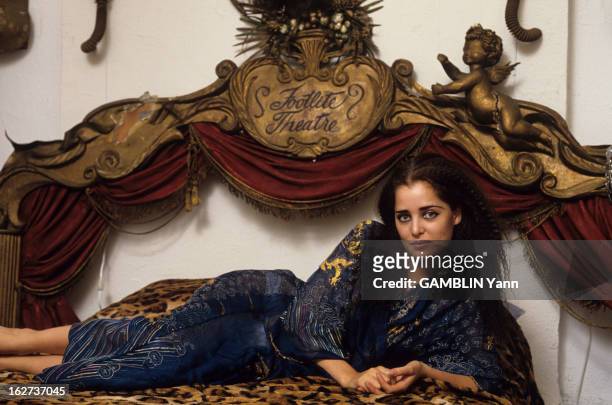 Rendezvous With Leonor Scherrer At Home In New York. Septembre 1990, rencontre avec la styliste française Léonor SCHERRER chez elle, à New York....