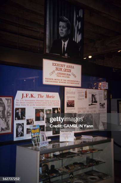 Assassination Of John Fitzgerald Kennedy: In Surgeon Questions The Autopsy Report. Dallas, avril 1992, Musée de l'assassinat de John Fitzgerald...