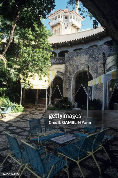 The Property Of Donald Trump In Palm Beach. Le 19 novembre 1993, la cour intérieure et la tour de Mar-a-lago, à Palm Beach en Floride.