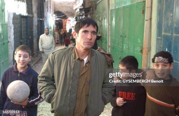 Arno Klarsfeld Idf Soldier. Arno KLARSFELD a troqué sa robe d'avocat pour prendre les armes et l'uniforme de l'armée israelienne : en uniforme, se...