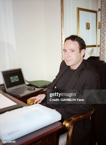 Rendezvous With The Writer Marc Levy. New York - 7 janvier 2000 - Portrait de Marc LEVY, entrepreneur en design et en architecture, et auteur d'un...