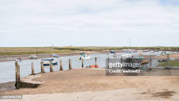 quayside at burnham overy staithe - burnham on sea stock pictures, royalty-free photos & images
