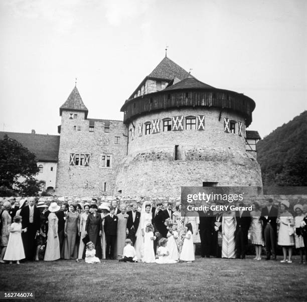 The Marriage Of Prince Hans-Adam Of Liechtenstein With Mary Kinsky Von Wchinitz Und Tettau. Vaduz - 30 juillet 1967 - Lors du mariage du prince...