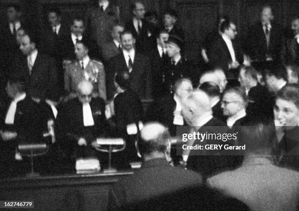 The Trial Of The Barricades. Paris, en novembre 1960 se tient le procès dit « des Barricades » des partisans de l'Algérie française instigateurs de...